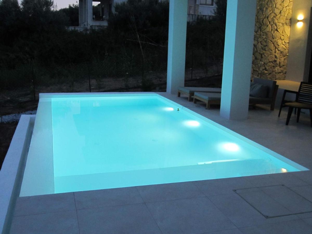 Villa Mytikas Detached 3 Bed Villa Private Pool And Jacuzzi Pogonia Экстерьер фото